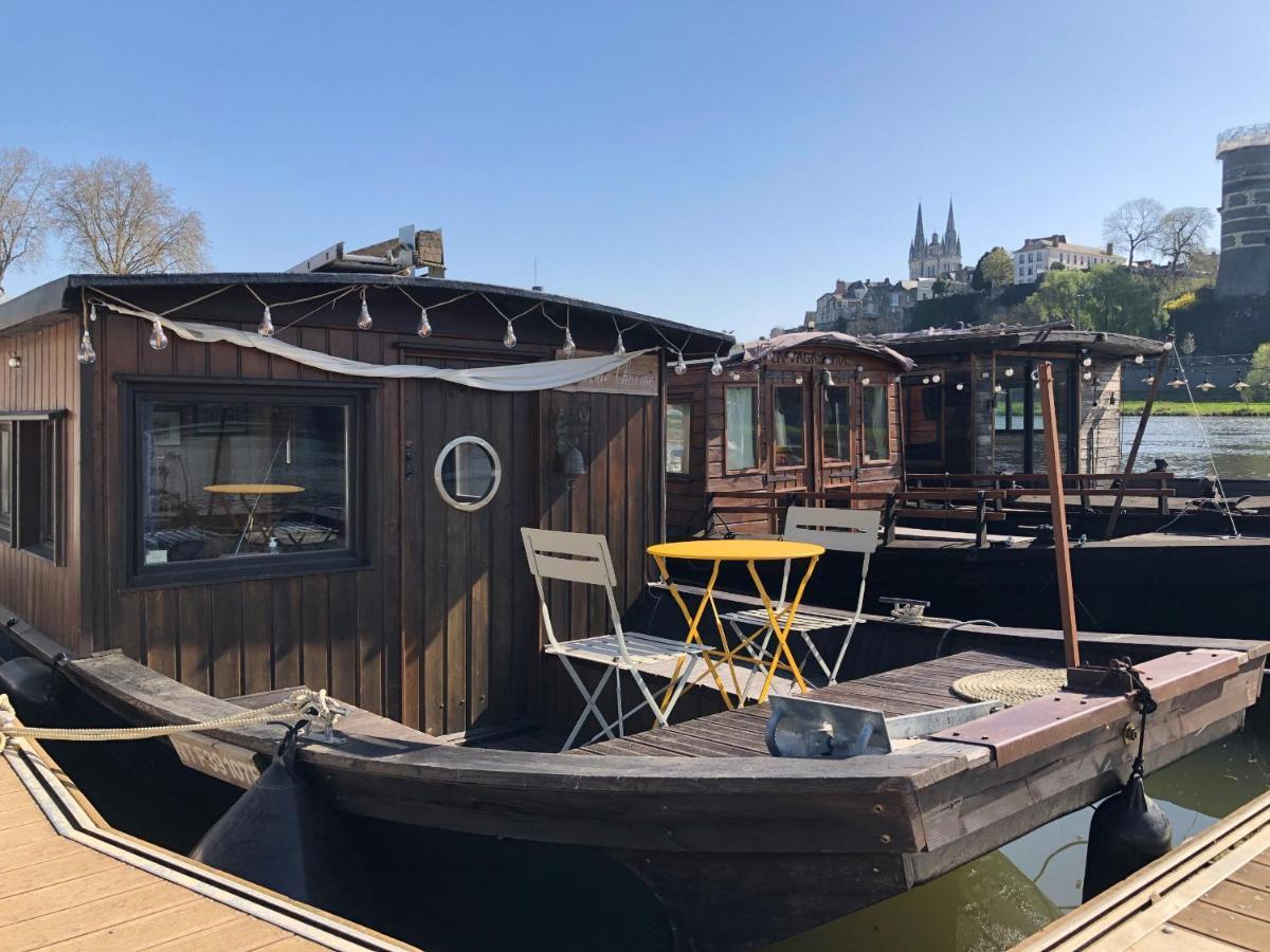 Logement insolite La Toue Cabanee centre ville Angers Extérieur photo